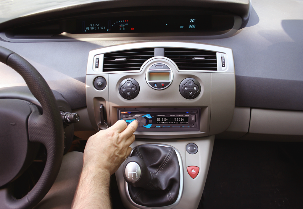 Cómo cambiar la radio en Renault Scenic: Guía